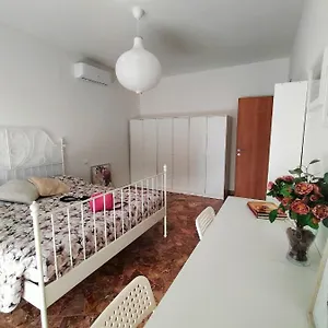 Liz's House, Super Servito A , Florence Italie