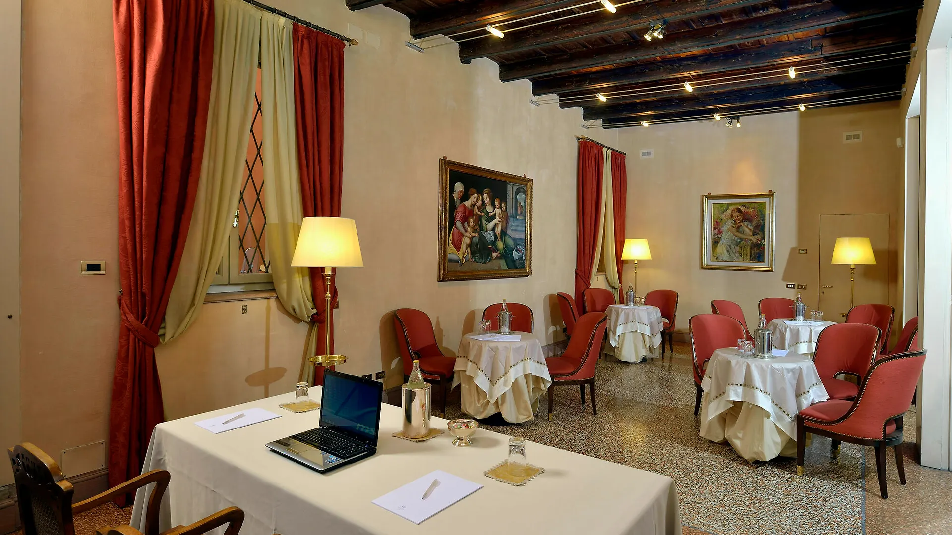 Hotel Corona D'Oro 1890 Bolonia 4*,