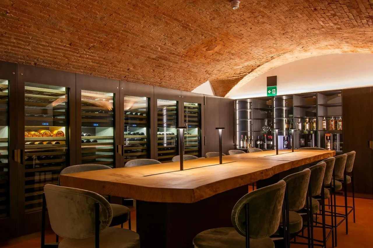 Hotel Corona D'Oro 1890 Bologna 4*,